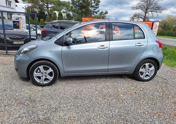 Toyota Yaris cena 20900 przebieg: 204000, rok produkcji 2010 z Wronki małe 137